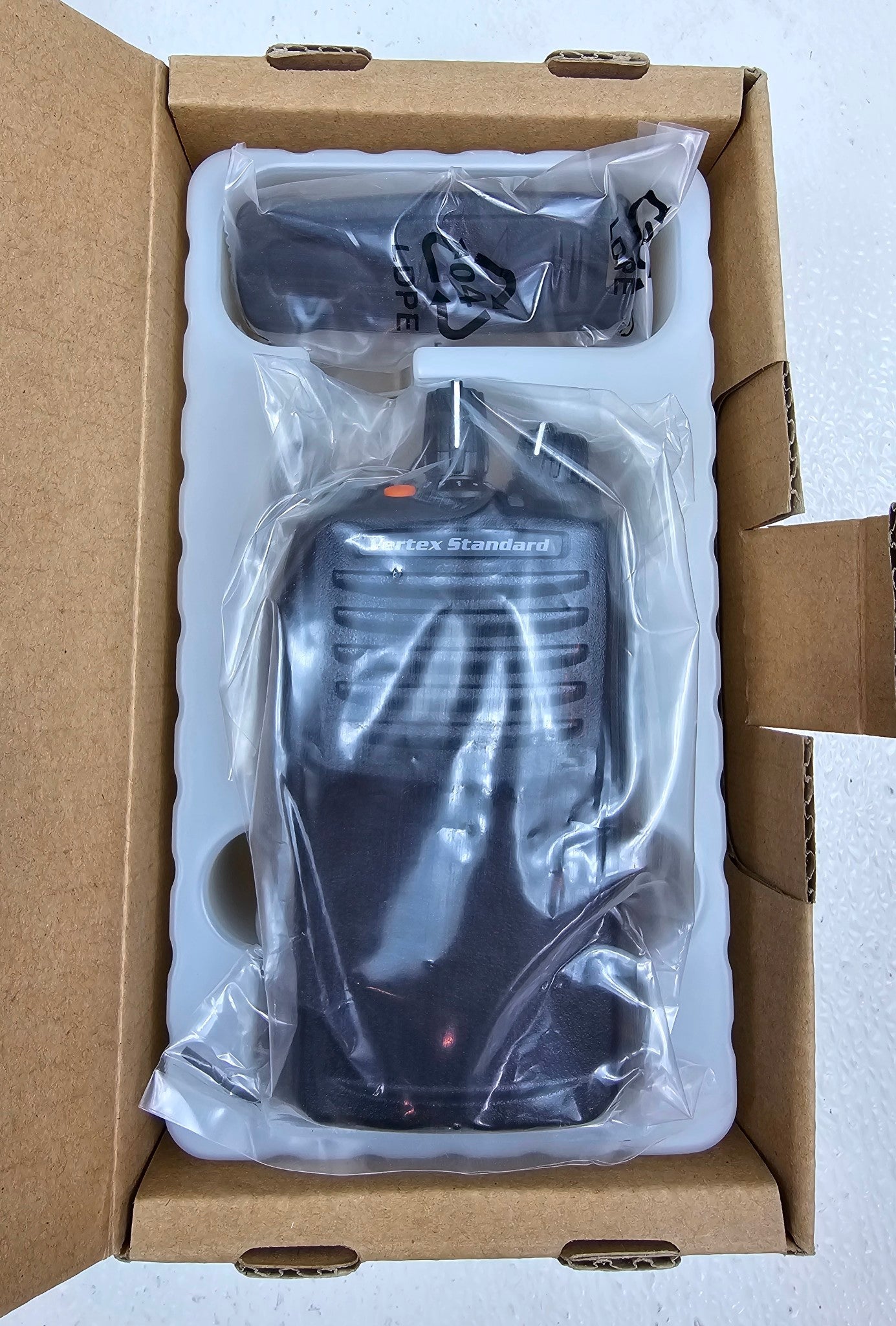 NEW Vertex VX451 VX-451-G6-5 UHF 403-470 MHz 32 Channel 5 Watt (Complete Kit)