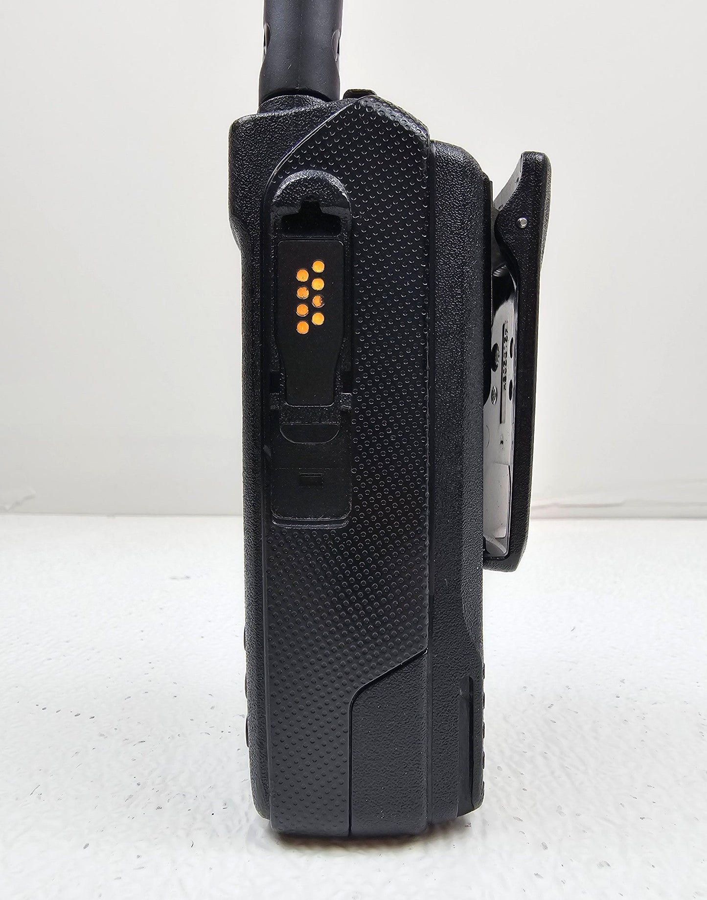 Motorola TRBO XPR3500e UHF 403-512 MHz 128 Channel 4W Digital Radio