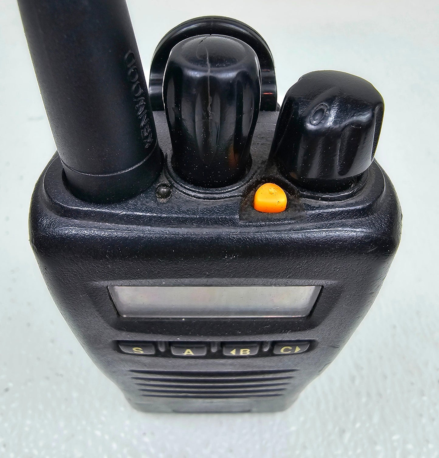 Kenwood TK-3140 TK3140 UHF 450-490 MHZ 250 Channel 4 Watt (Complete Kit)