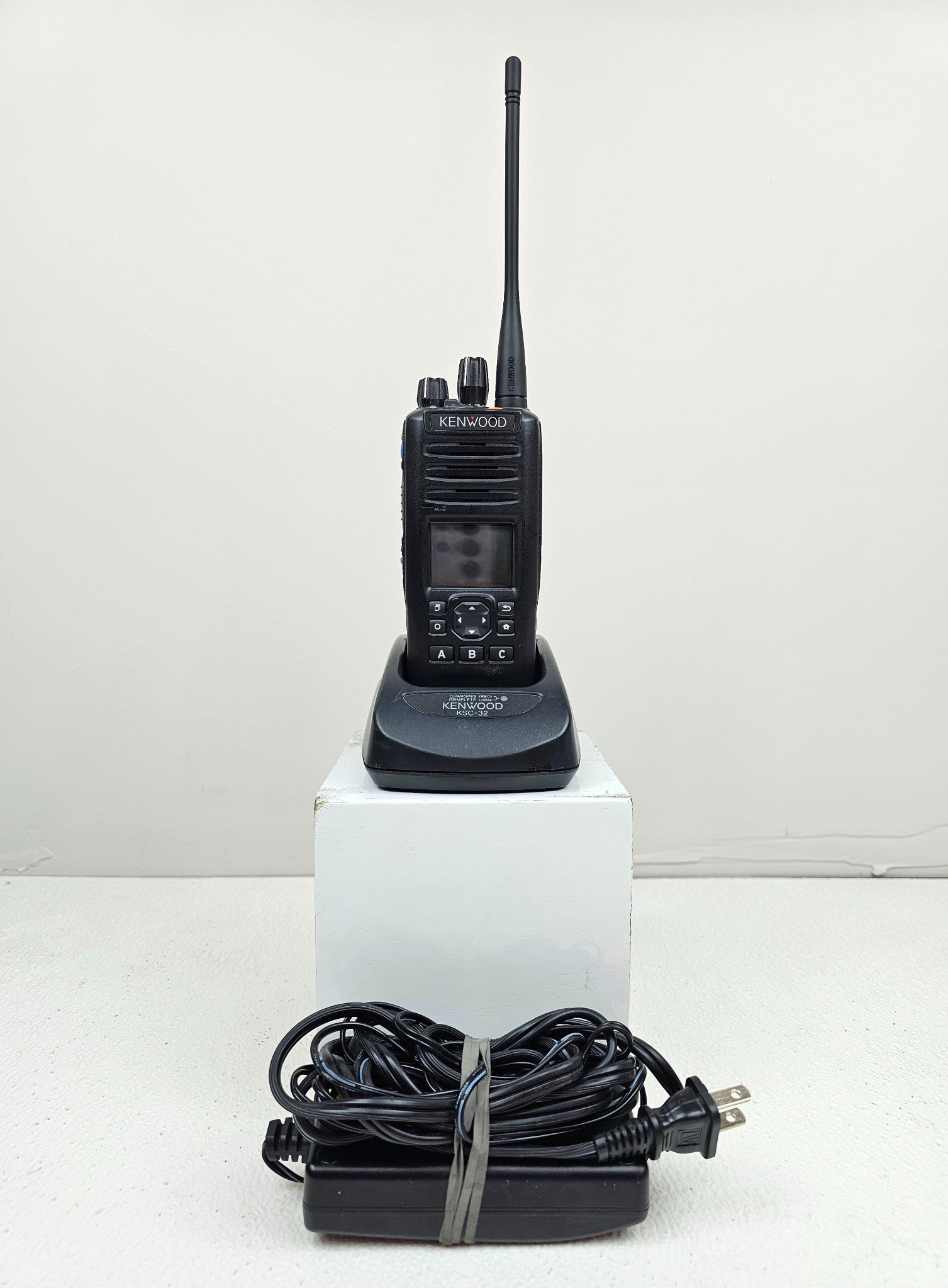 Kenwood NEXEDGE NX-5300-K5 NX5300 K5 UHF 380-470 MHz 1024 CH 5