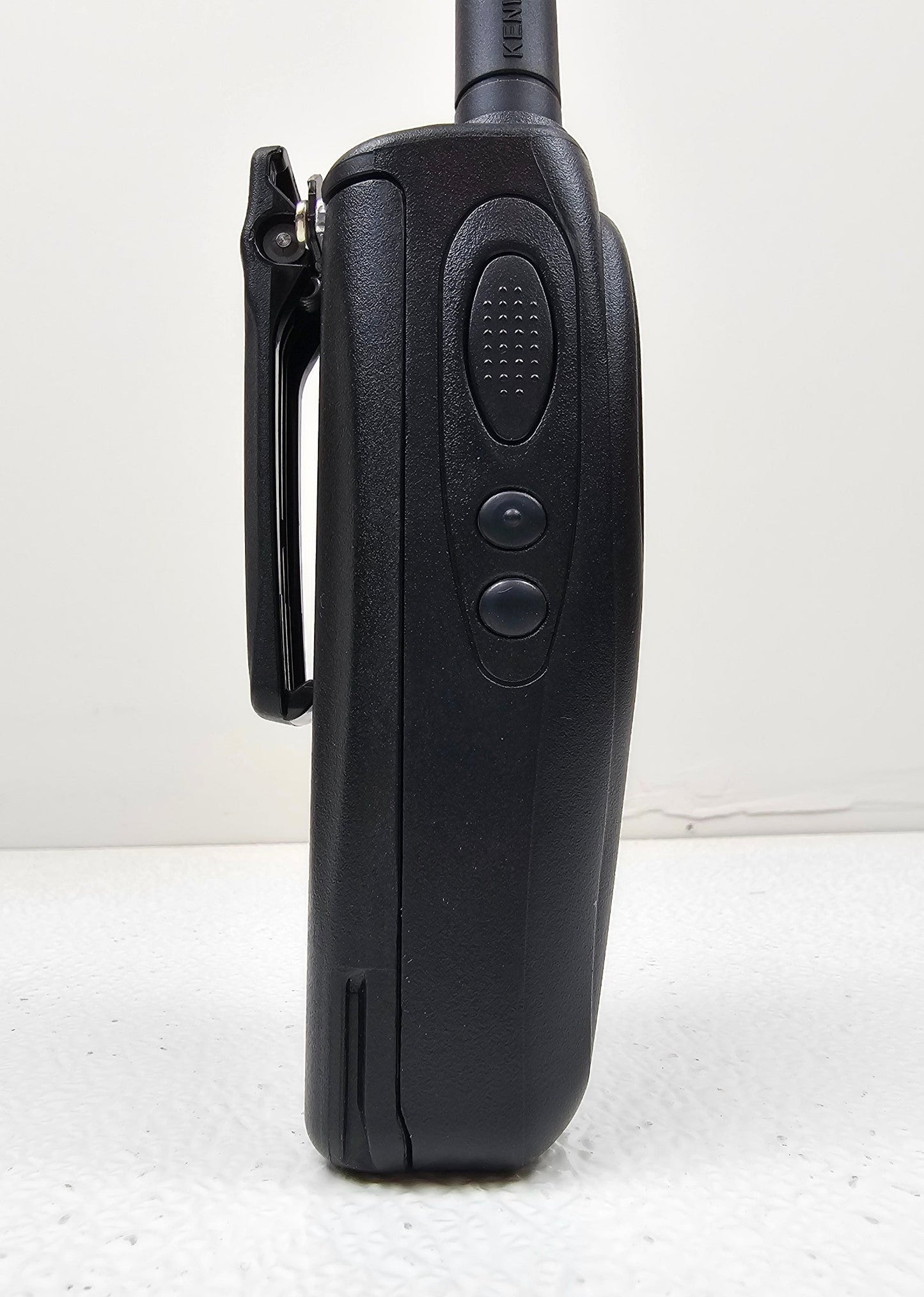 Kenwood TK-2212L TK2212L VHF 136-174 MHz 128 Channel 5 Watt Portable Radio