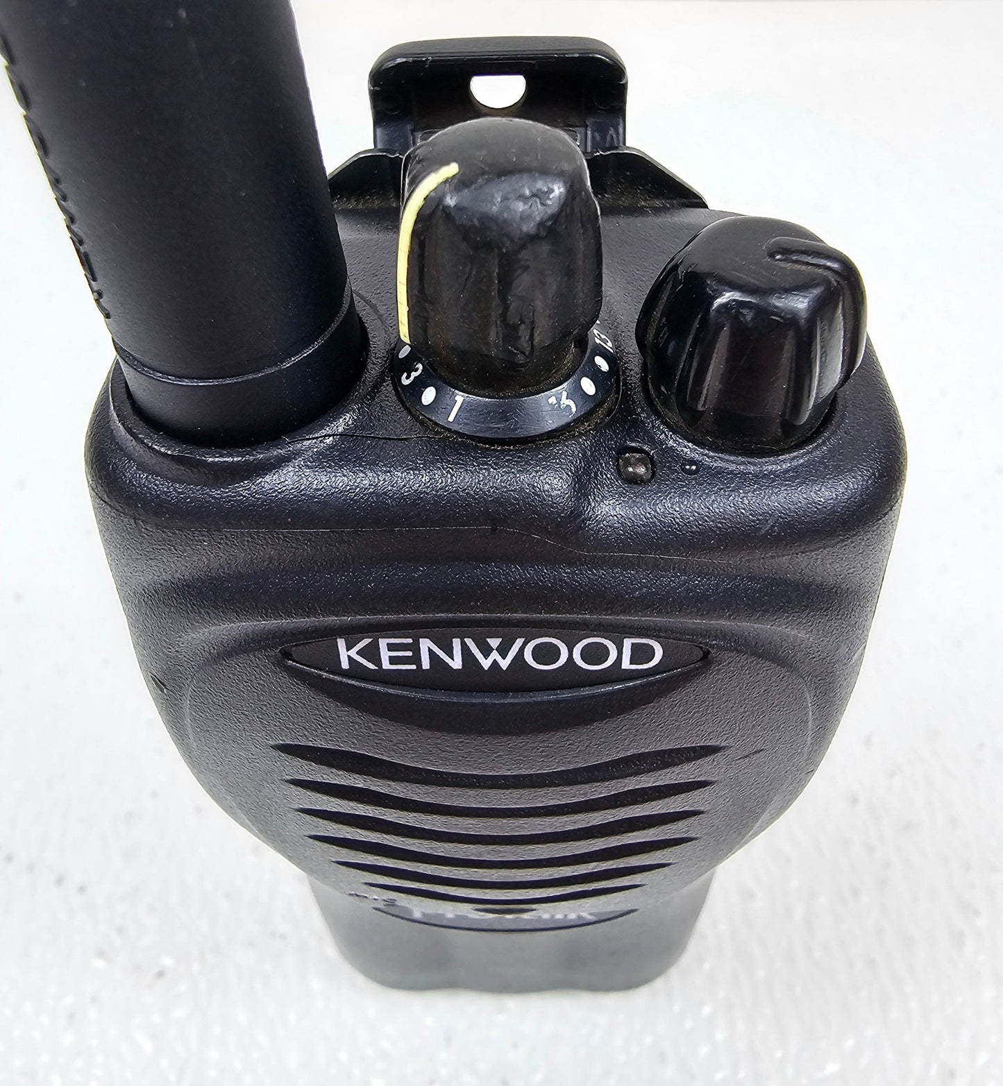 Kenwood TK-2202L TK2202L VHF 136-174 MHz 16 Channel 5 Watt Portable Radio