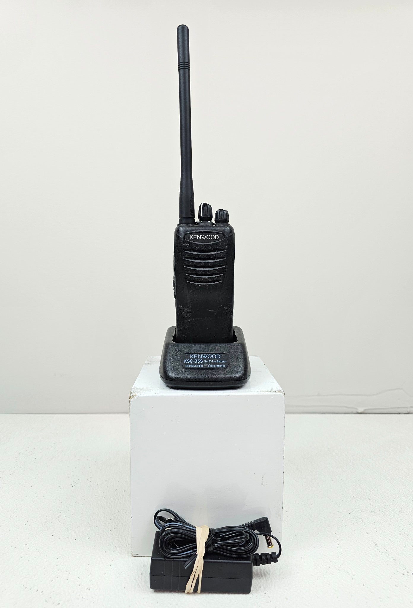 Kenwood TK-2400K TK2400K VHF 136-174 MHz 4 Channel 2 Watt (Complete Kit)