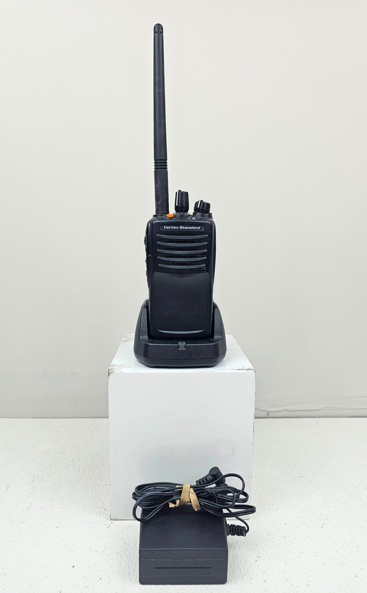 Vertex VX451 VX-451-D0-5 VHF 134-174 MHz 32 Channel 5 Watt (Complete Kit)
