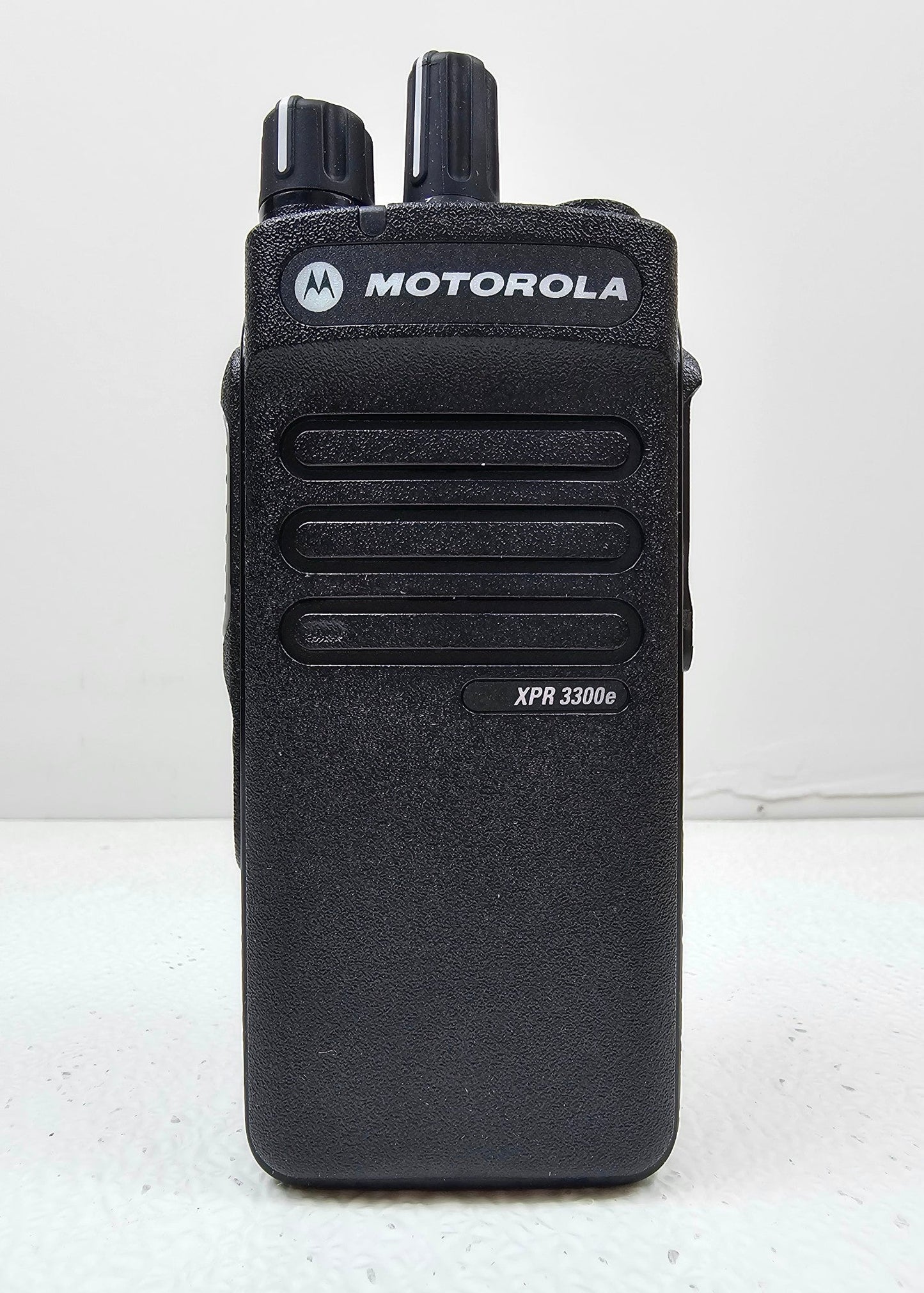 (NEW) Motorola MotoTRBO XPR3300E VHF 136-174 MHz 16 Channel 5 Watt (Complete)