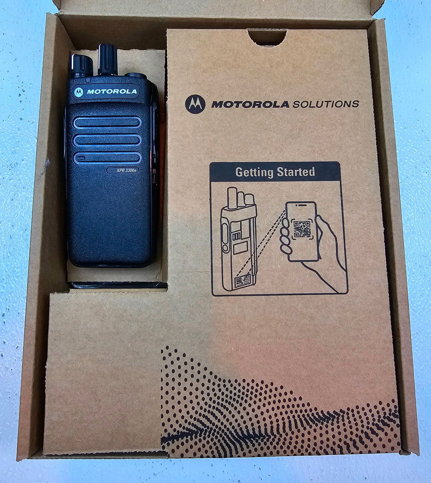 (NEW) Motorola MotoTRBO XPR3300E VHF 136-174 MHz 16 Channel 5 Watt (Complete)
