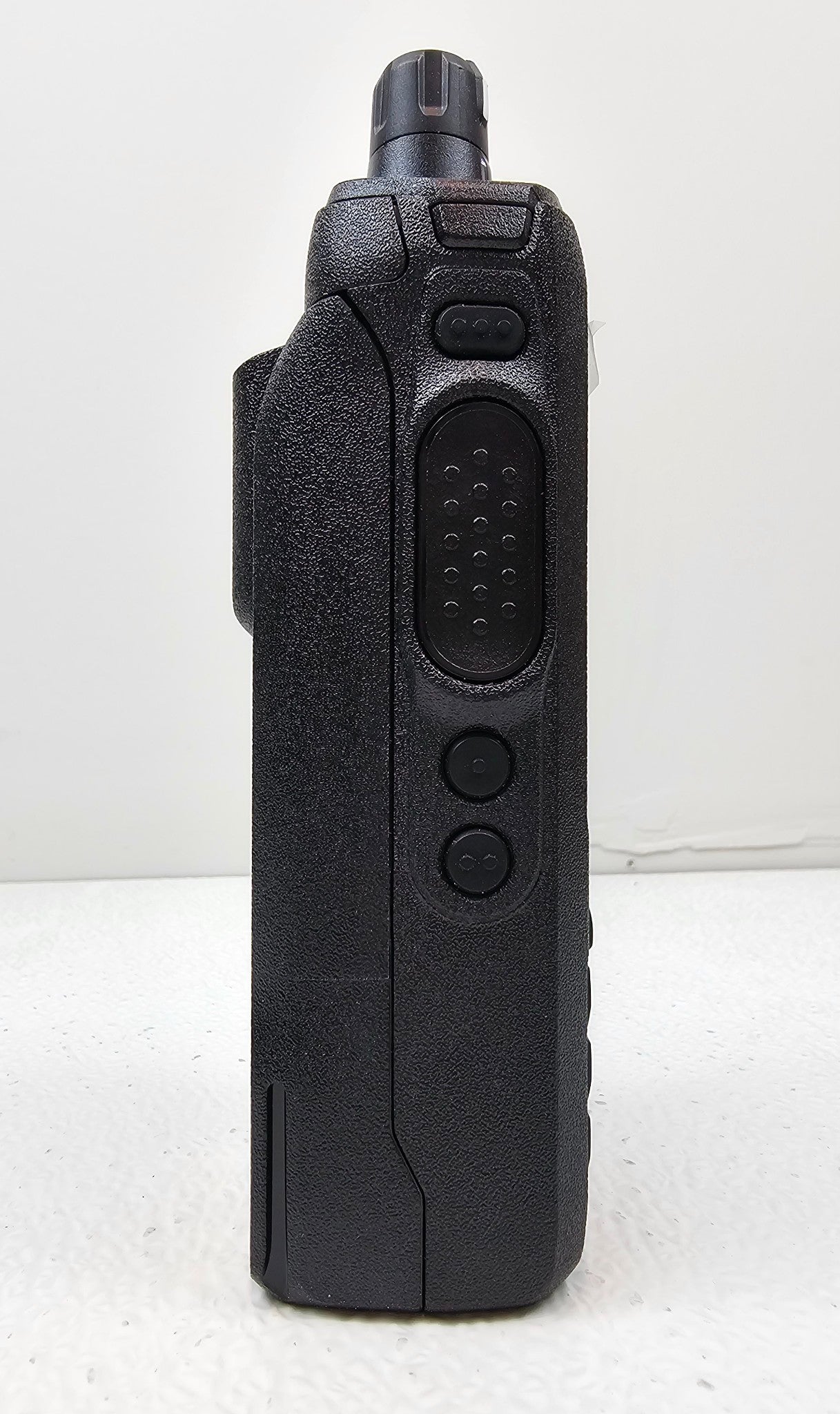 (NEW) Motorola TRBO R7 UHF 403-512 MHz 1000 Channel 4 Watt (Digital/Analog) IS
