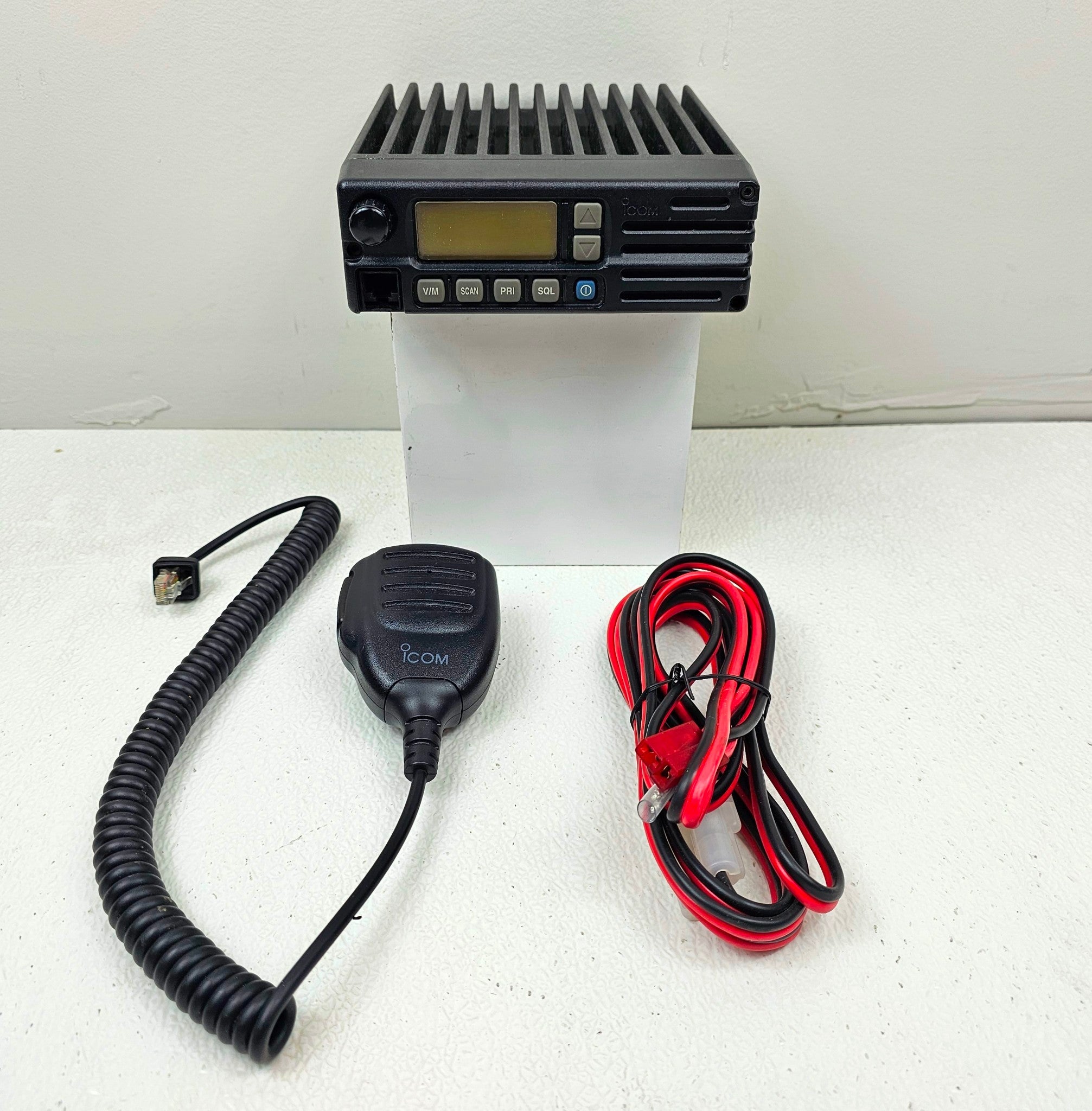 Icom IC-A110 VHF 118.000-136.975 MHz Aircraft Air Band Mobile