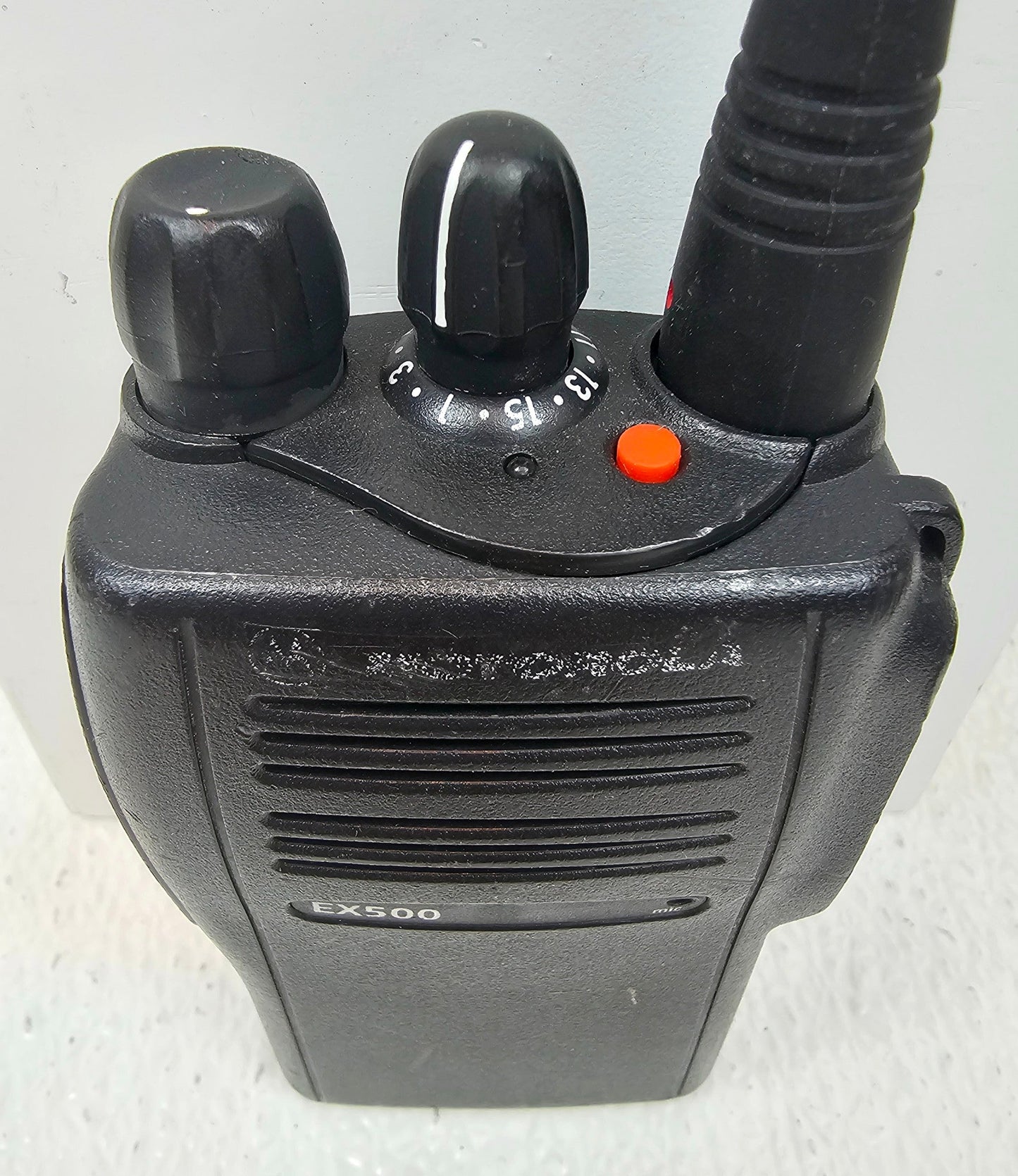 Motorola EX500 UHF 403-470 MHz 16 Channel 4 Watt Portable Radio (Complete Kit)