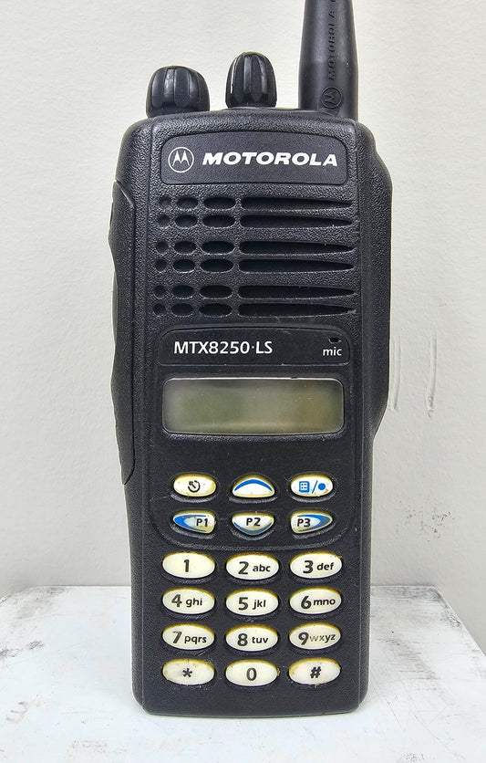 Motorola MTX8250 LS 800 MHz 16 Channel 2 Watt Portable Radio (Complete Kit)