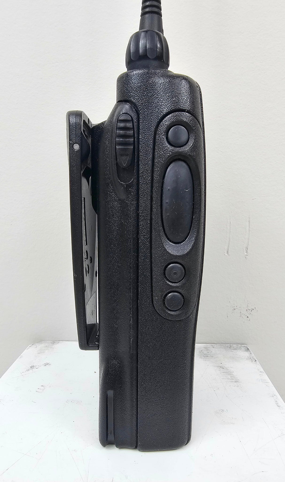 Motorola MTX8250 LS 800 MHz 16 Channel 2 Watt Portable Radio (Complete Kit)