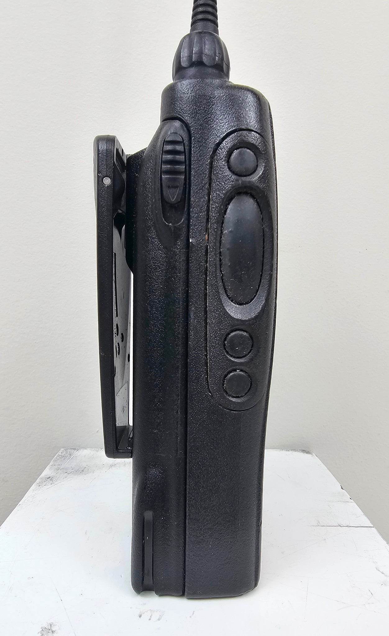 Motorola MTX950 900 MHz 2.5 Watt 49 Channel Privacy Plus Radio (Complete Kit)