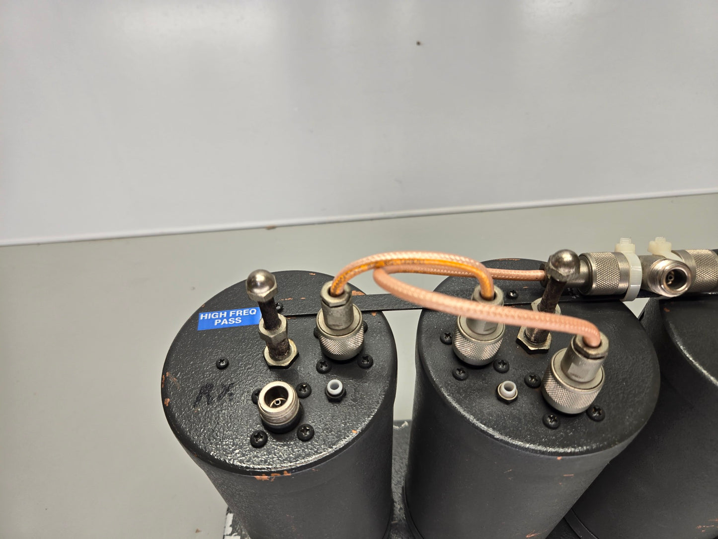 DECIBEL 4-CAVITY DUPLEXER 470-492 MHz (DB4076W-B)