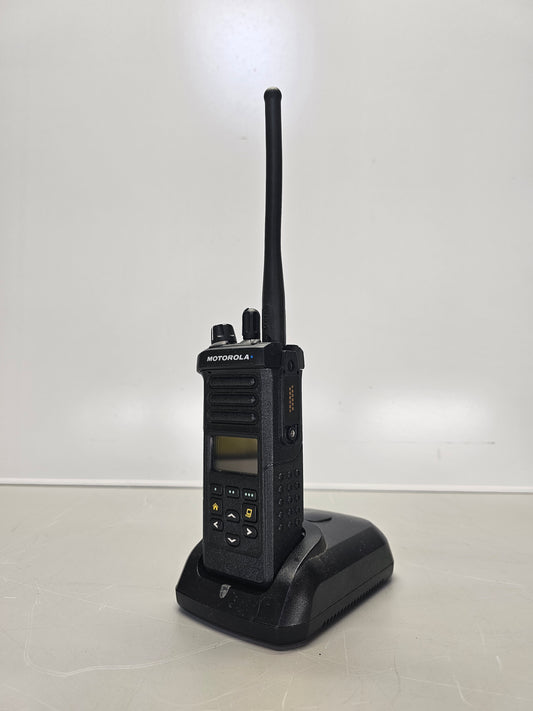 Motorola Portable APX4000 VHF 136-174 512ch 5W M2 Dual Knob AN