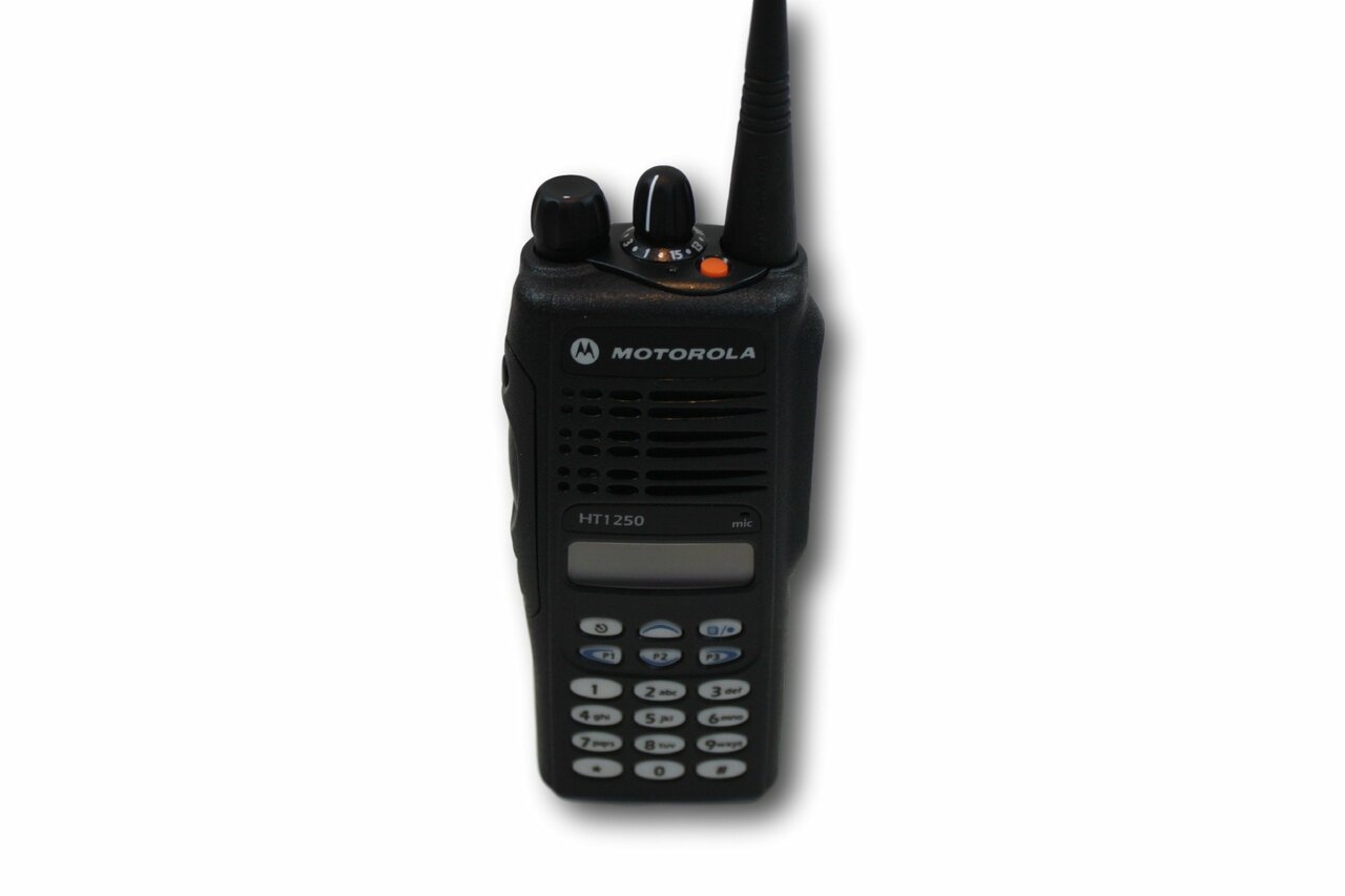 Motorola HT1250 LS+ UHF (450-512MHz) 16 ch Portable Radio (Full Keypad)