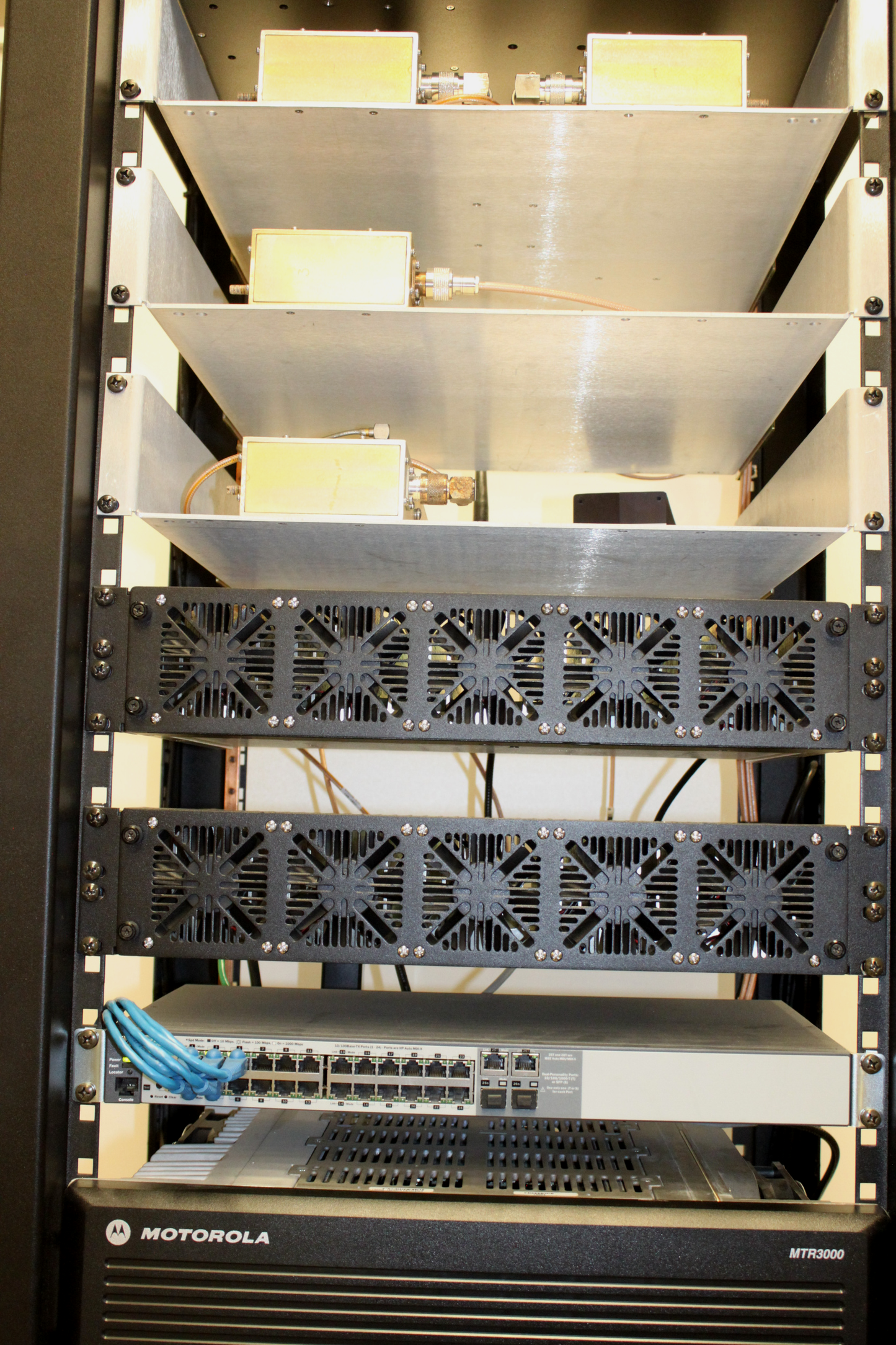 Motorola 5 Channel MTR3000 Trunking System 800/900 Mhz 100 Watts