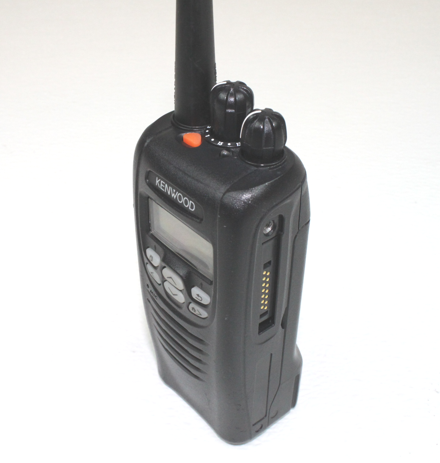 Kenwood TK-5320 K UHF (450-520MHz) Portable Radio P25 Digital