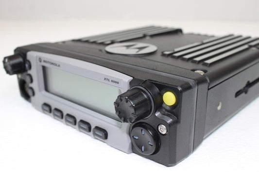 Motorola XTL5000 UHF (450-520MHz) Mobile Radio (40W)