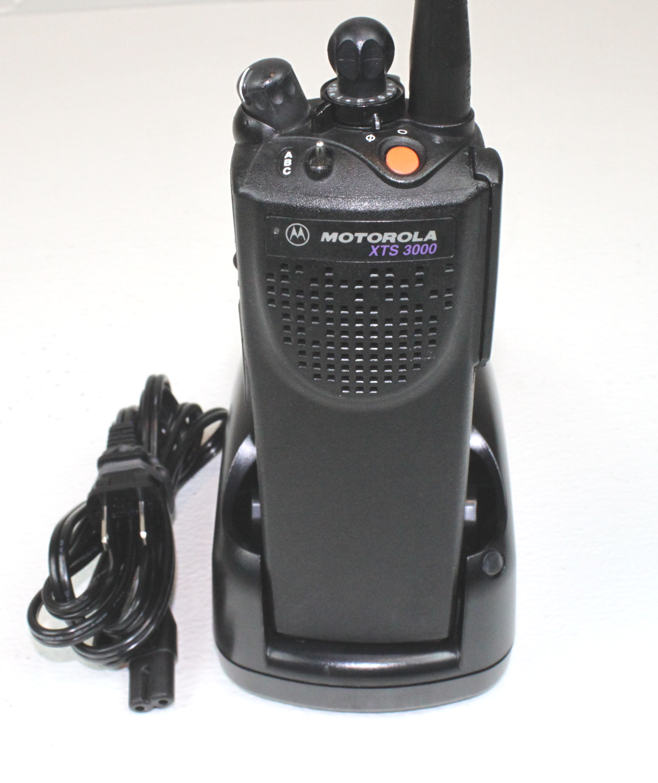 Motorola XTS3000 Model 1 800MHz Portable Radio