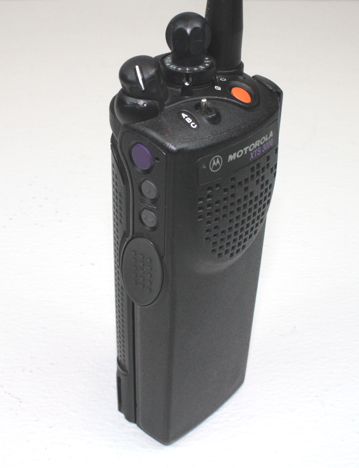 Motorola XTS3000 Model 1 800MHz Portable Radio
