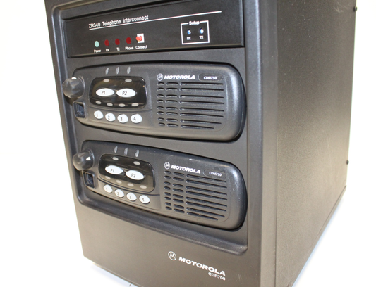 Motorola CDR700 UHF (450-520 Mhz) Repeater w/ (2) CDM750 (40W)