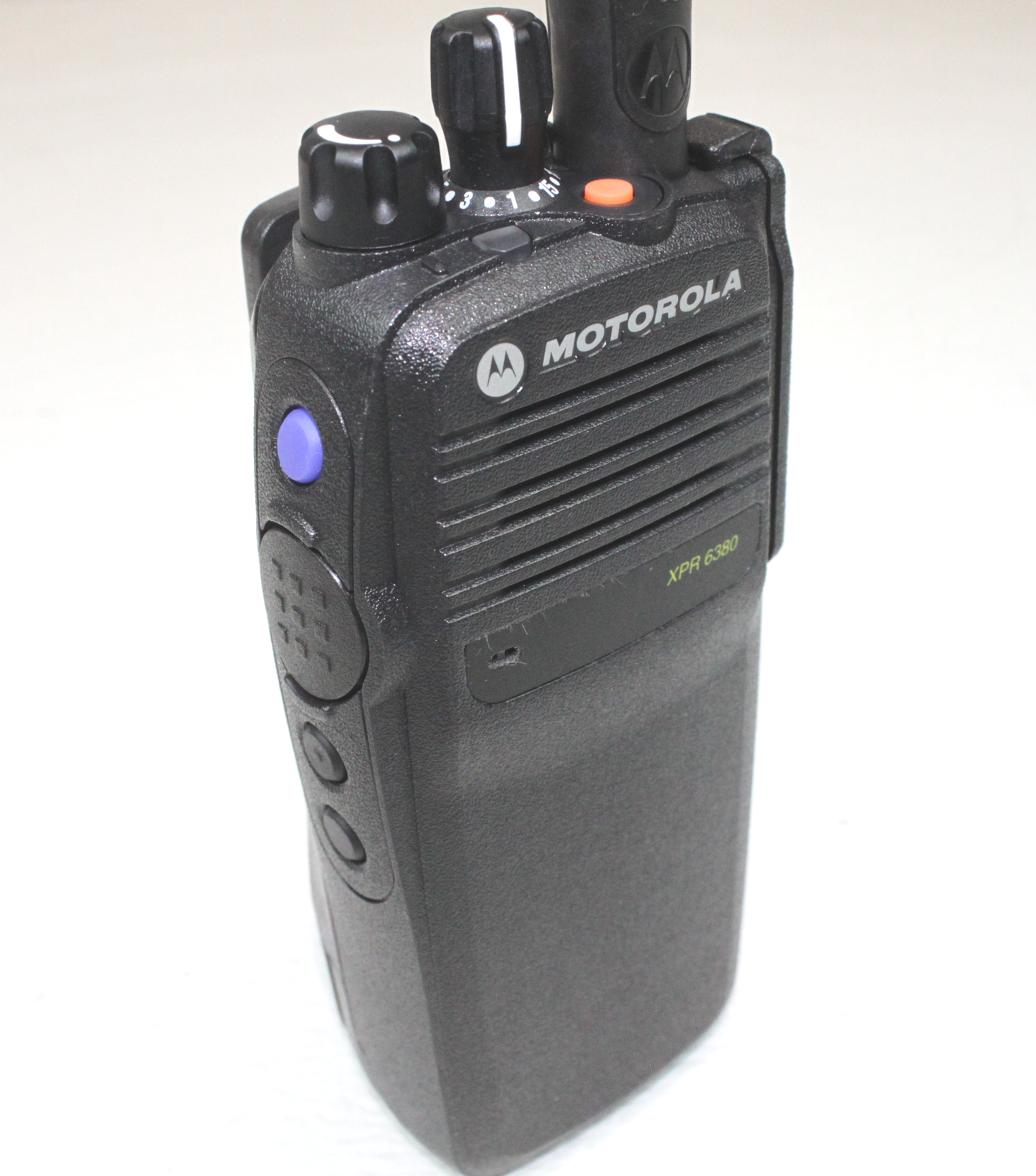 Motorola MOTOTRBO XPR6380 800/900MHz Portable Radio DIGITAL