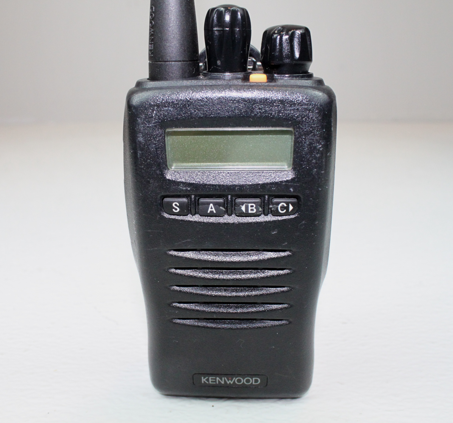 Kenwood TK-3140 UHF (450-490Mhz) 250 ch 4W Portable Radio