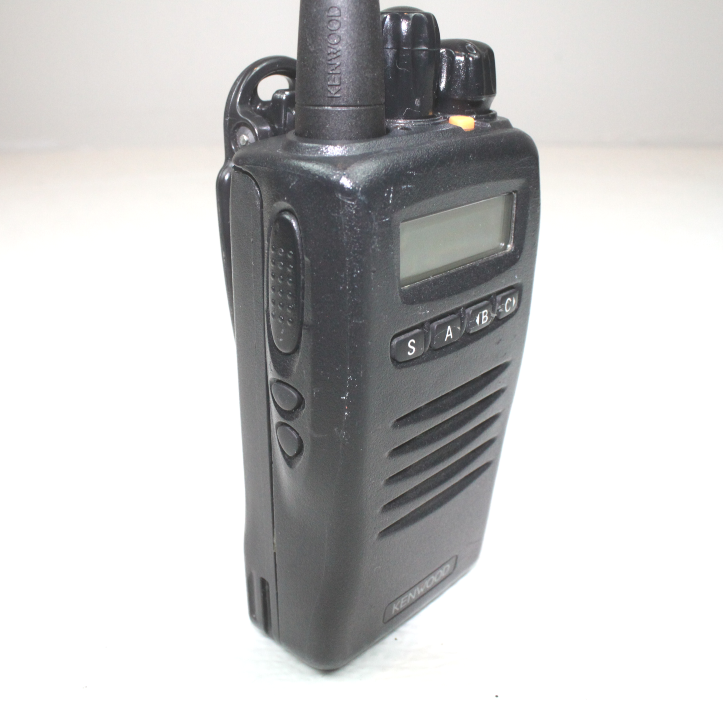 Kenwood TK-3140 UHF (450-490Mhz) 250 ch 4W Portable Radio