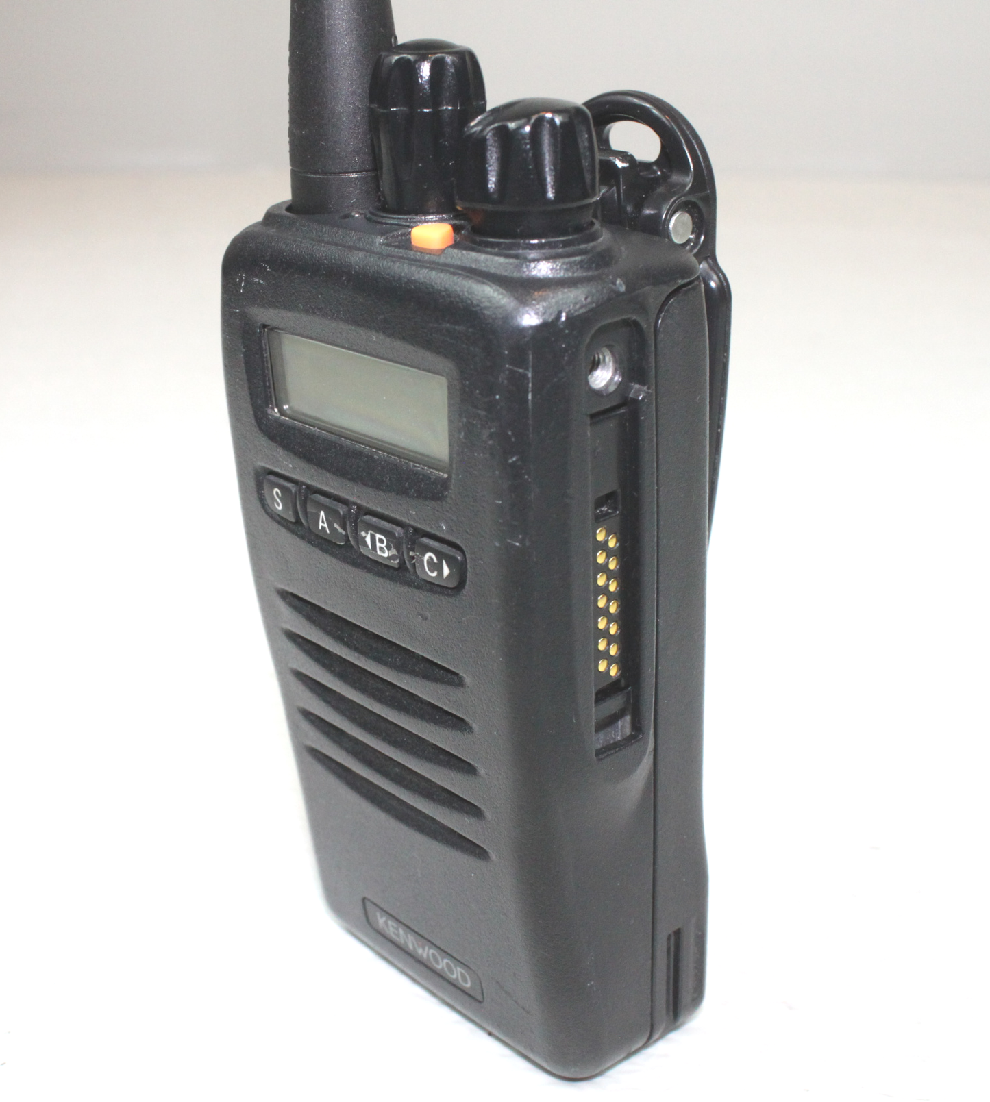 Kenwood TK-3140 UHF (450-490Mhz) 250 ch 4W Portable Radio