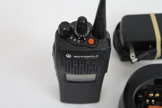 Motorola MT1500 Model 1.5 UHF (450-520MHz) Portable Radio