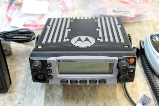 Motorola XTL5000 UHF (380-470MHz) Mobile Radio (40W)