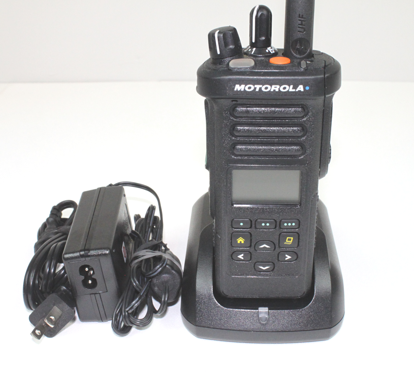 Motorola APX 4000 - 900 MHz (896-940) MHz Model 2 512 ch 5W (Dual Knob)