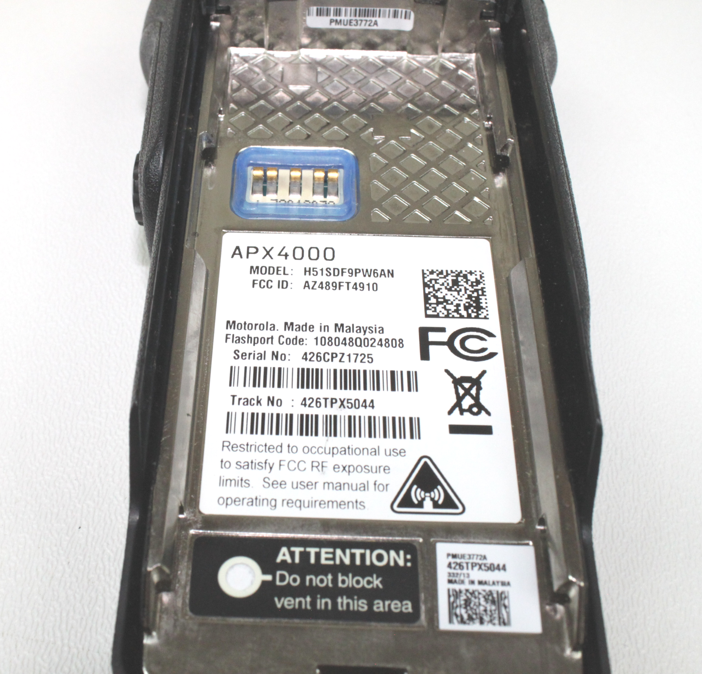 Motorola APX 4000 900 MHz (896-940) MHz Model 3 / 512 ch 5W (Single Knob)
