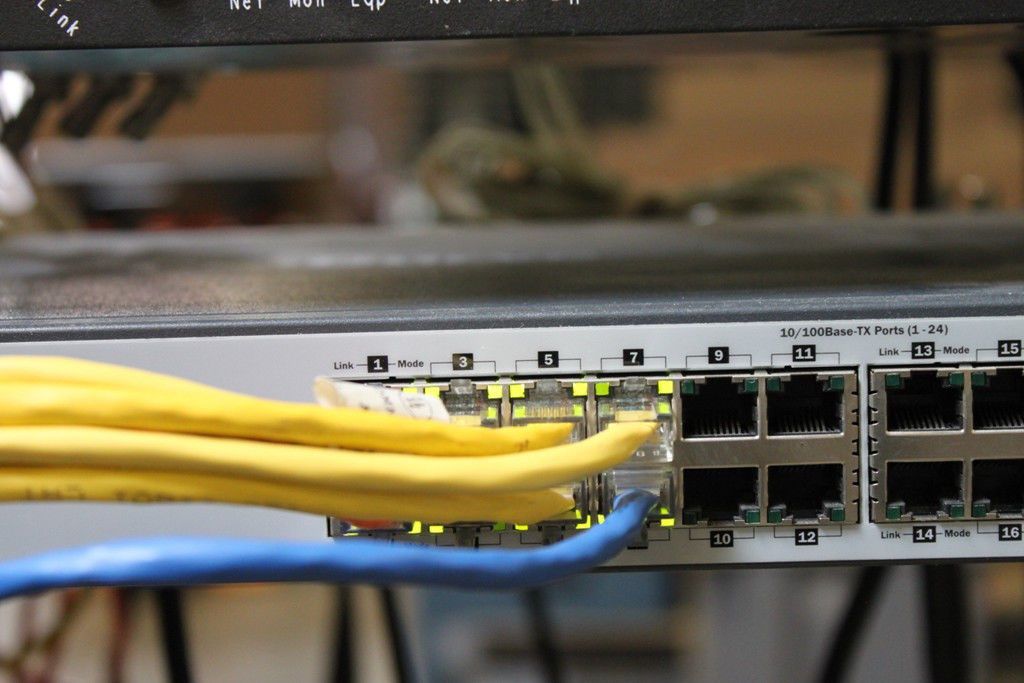 Motorola STR3000 700MHz Trunking System (P25)