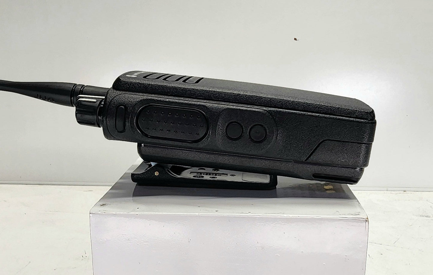 Motorola XPR7350 UHF (403-512Mhz) 32Ch 4W Digital/Analog (AAH56RDC9KA1AN)