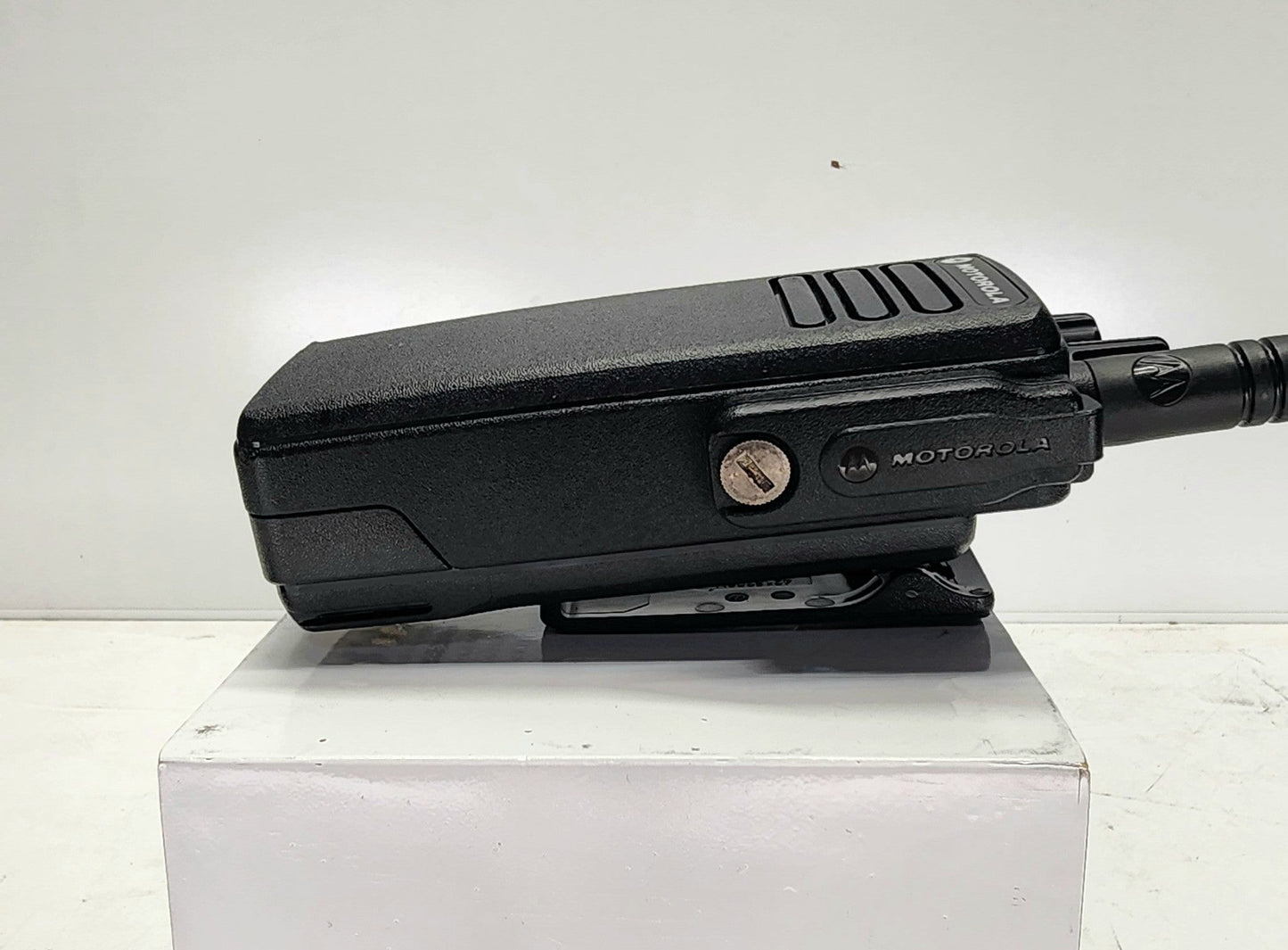Motorola XPR7350 UHF (403-512Mhz) 32Ch 4W Digital/Analog (AAH56RDC9KA1AN)