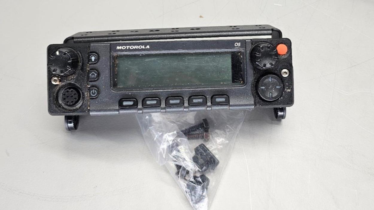Motorola Mobile APX7500 VHF 700/800 Mhz 2000ch 110W