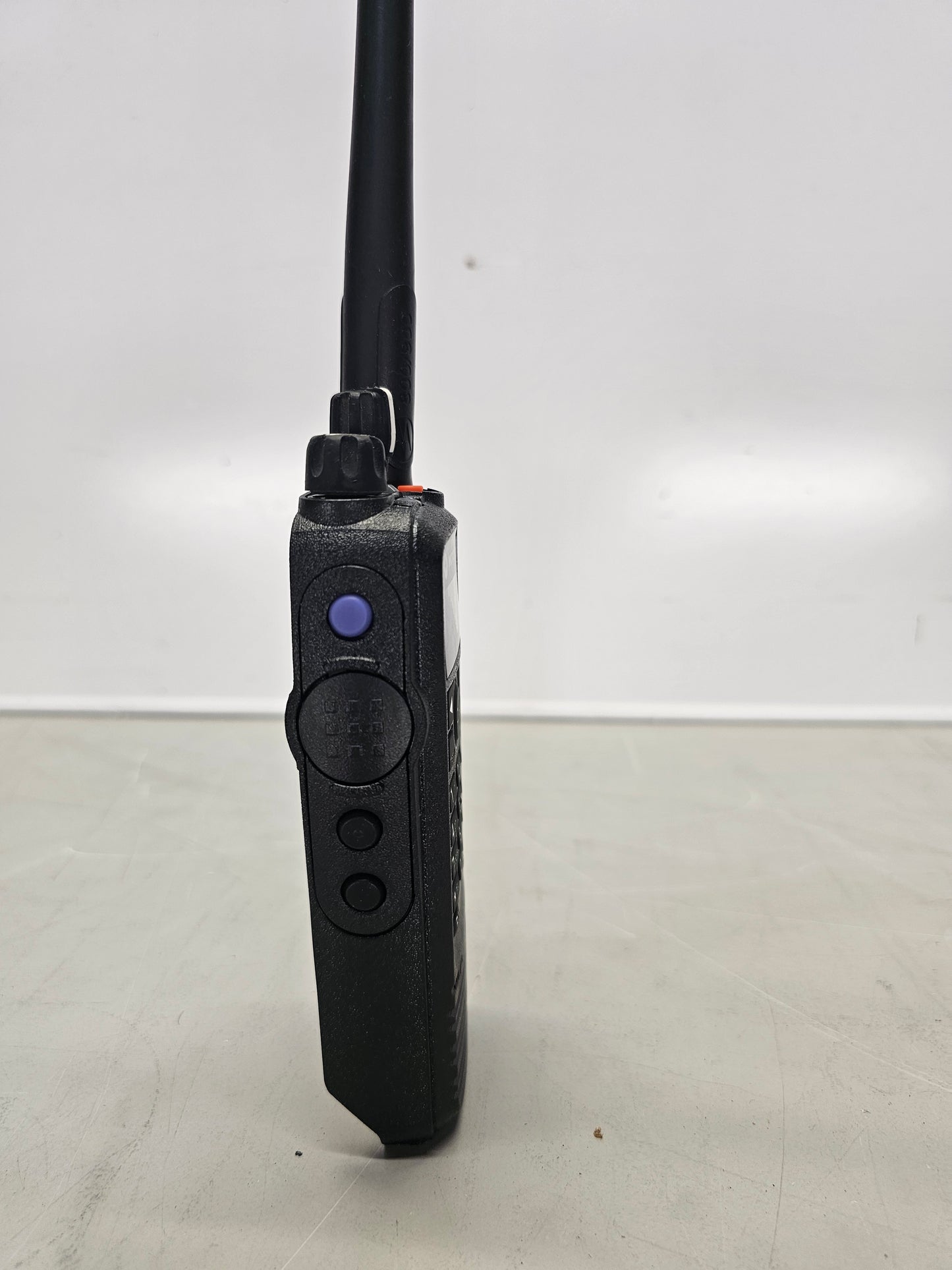 Motorola XPR6580 800/900 1000ch 2.5W - FM (IS Rated) Radio and Antenna Only