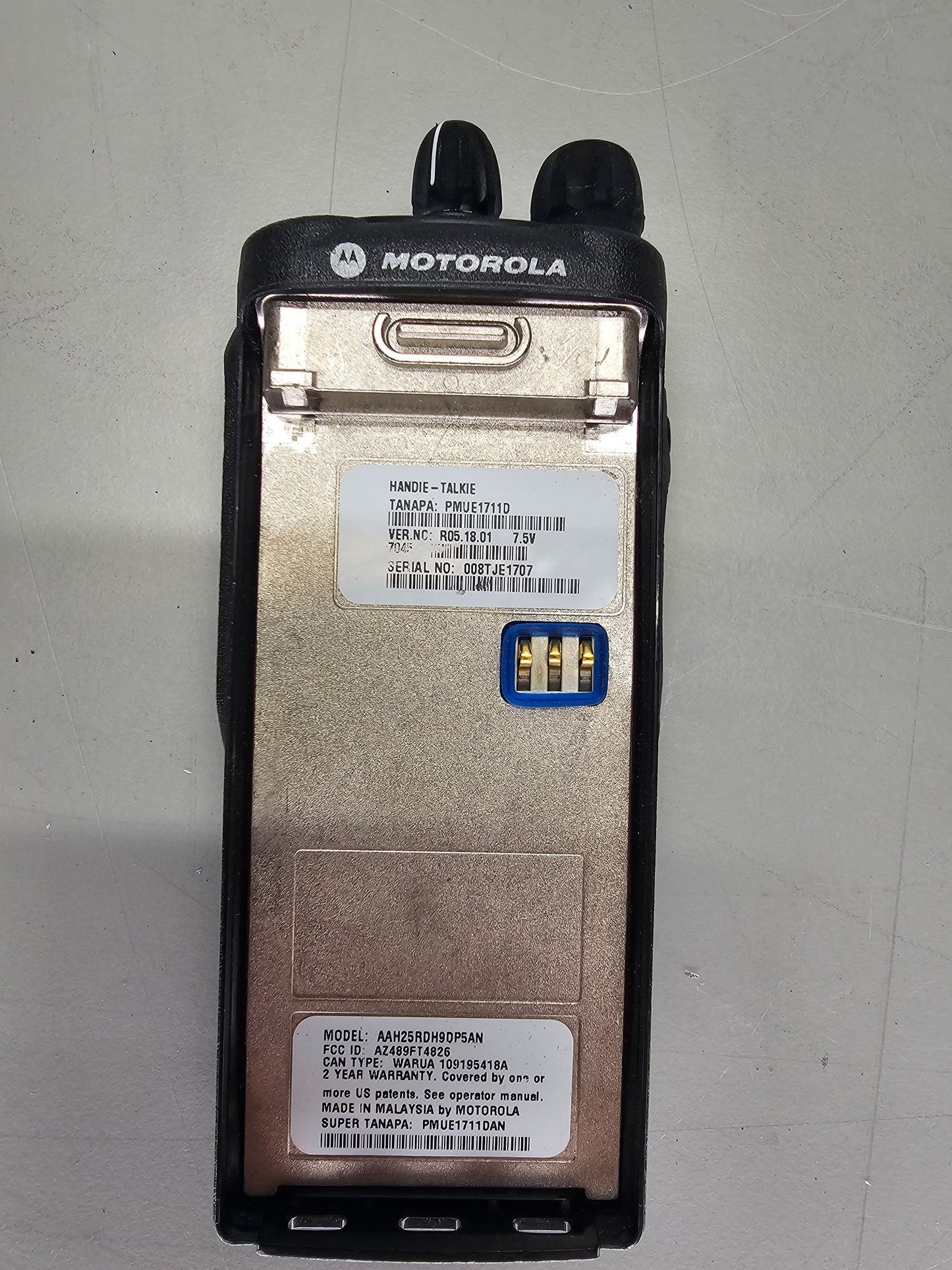 Motorola HT1250 LS+ UHF 403-470 MHz 16 Channel 4 Watt Limited Keypad 6 Pack