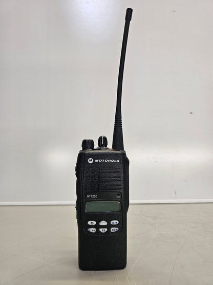Motorola HT1250 LS+ UHF 403-470 MHz 16 Channel 4 Watt Limited Keypad 6 Pack