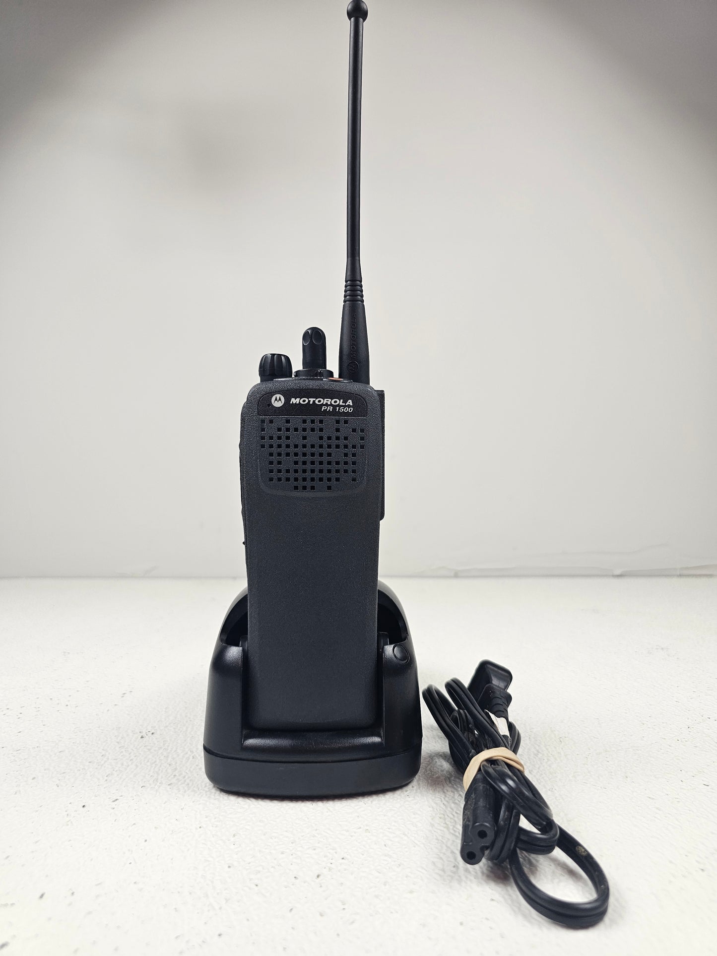 Motorola Portable PR1500 VHF 136-174 Mhz 32ch 5W