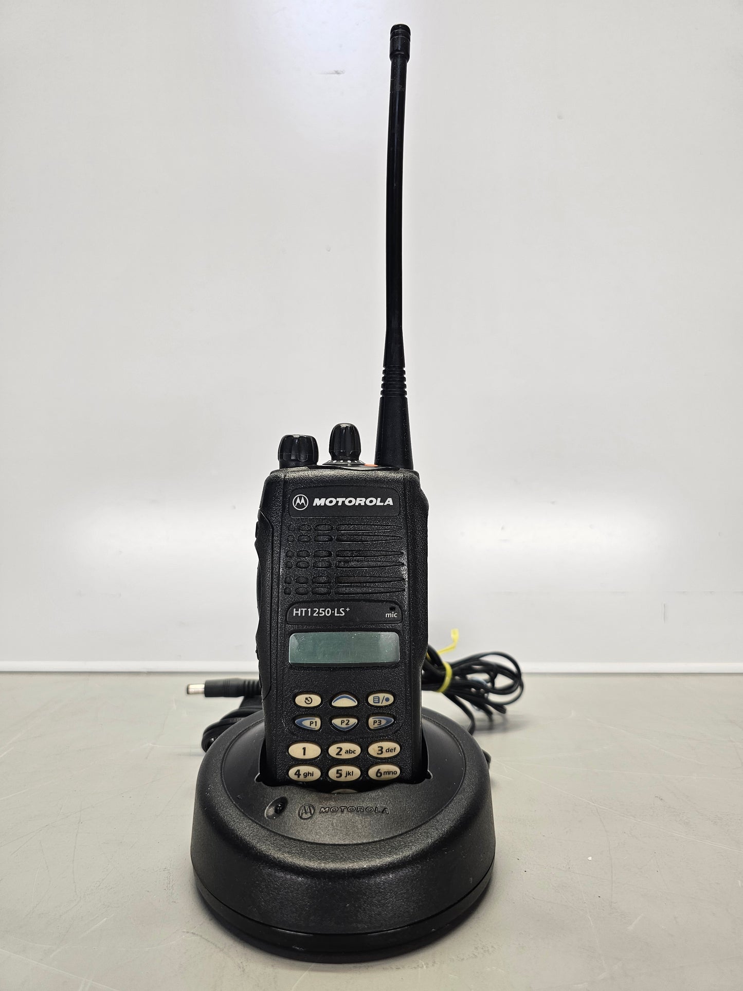 Motorola Portable HT1250 LS+ UHF 403-470 Mhz 32ch 4W (FKP)