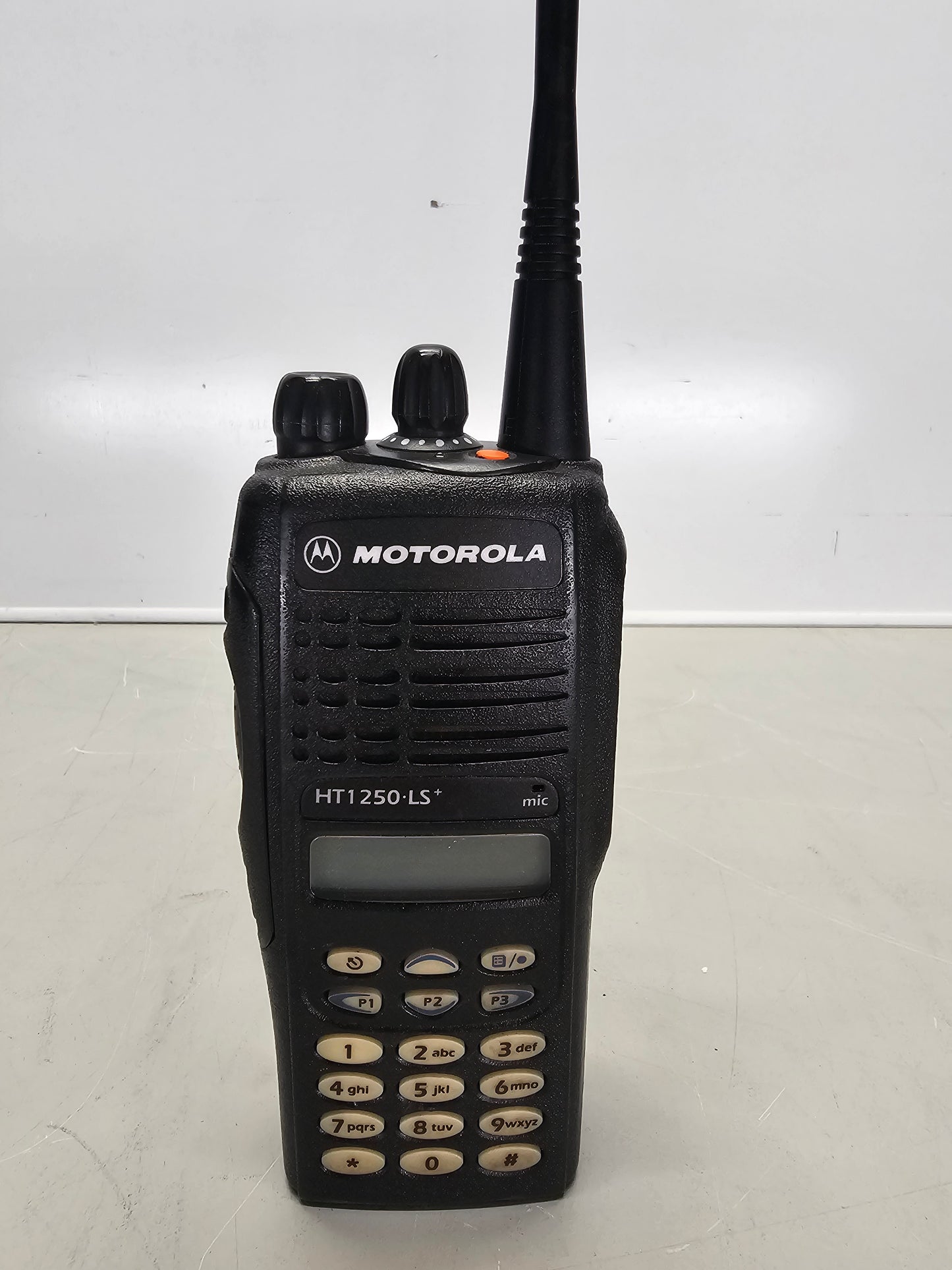 Motorola Portable HT1250 LS+ UHF 403-470 Mhz 32ch 4W (FKP)