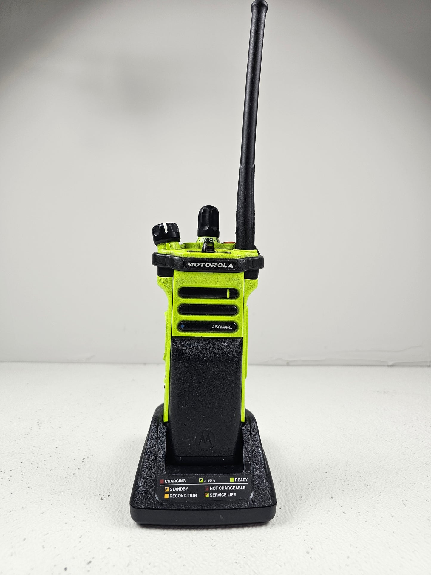 Motorola Portable APX6000XE VHF 136-174 Mhz 96ch 6W M1.5