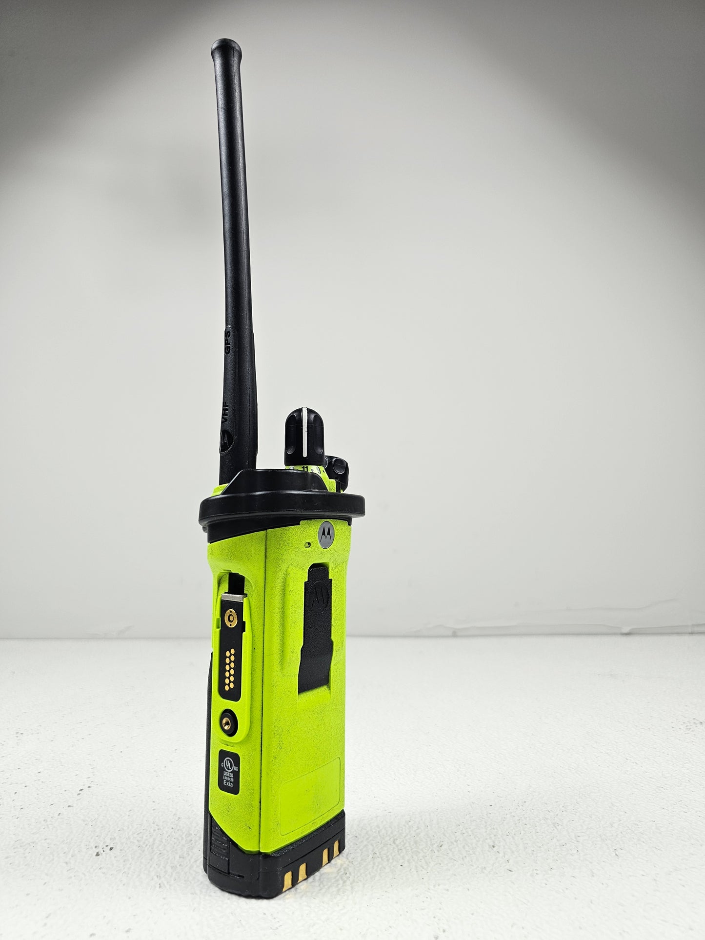 Motorola Portable APX6000XE VHF 136-174 Mhz 96ch 6W M1.5