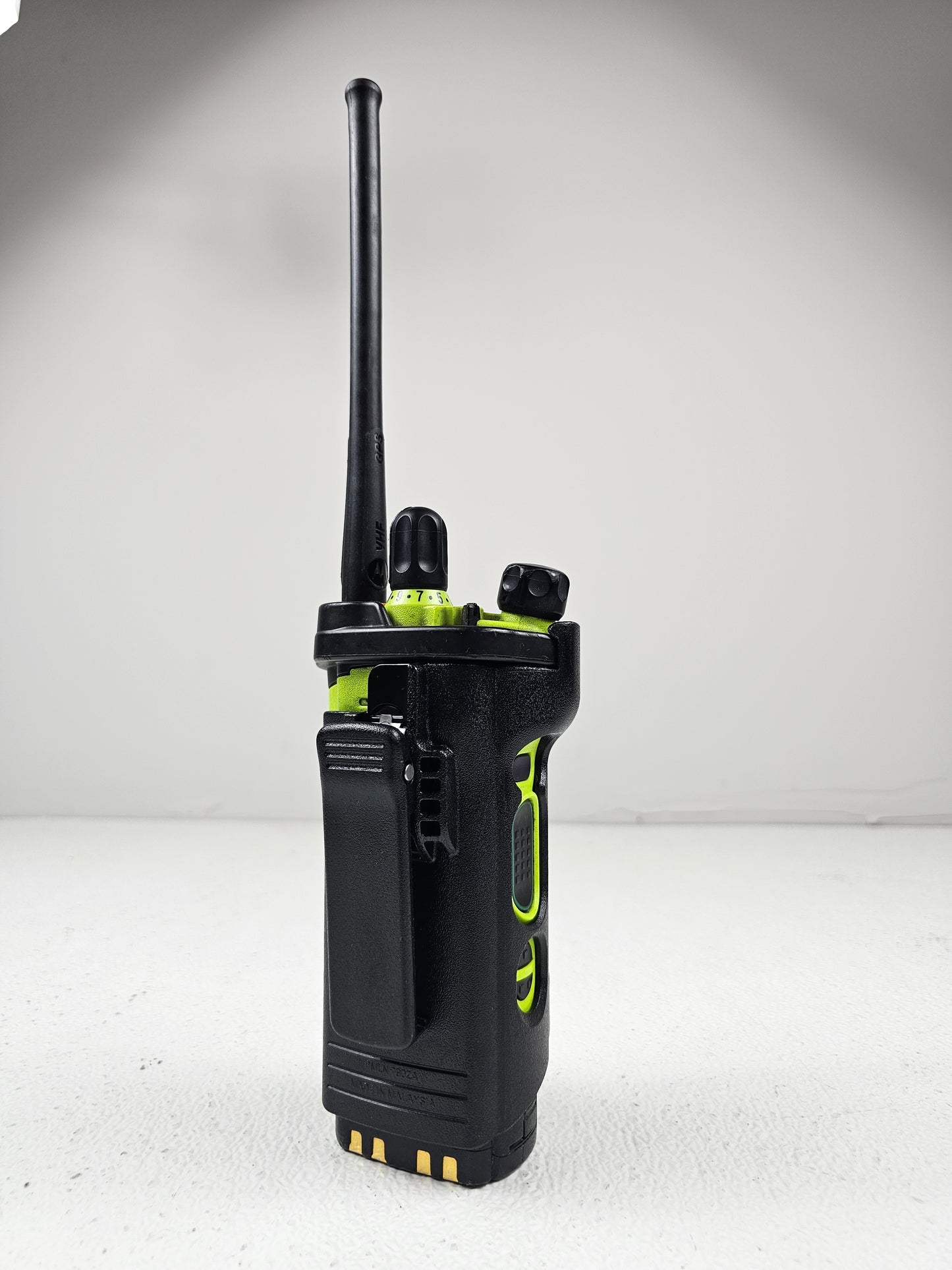 Motorola Portable APX6000XE VHF 136-174 Mhz 96ch 6W M1.5