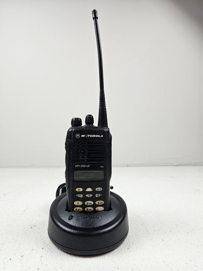 Motorola Portable HT1250 LS+ UHF 403-470 Mhz 16ch 4W (FKP)