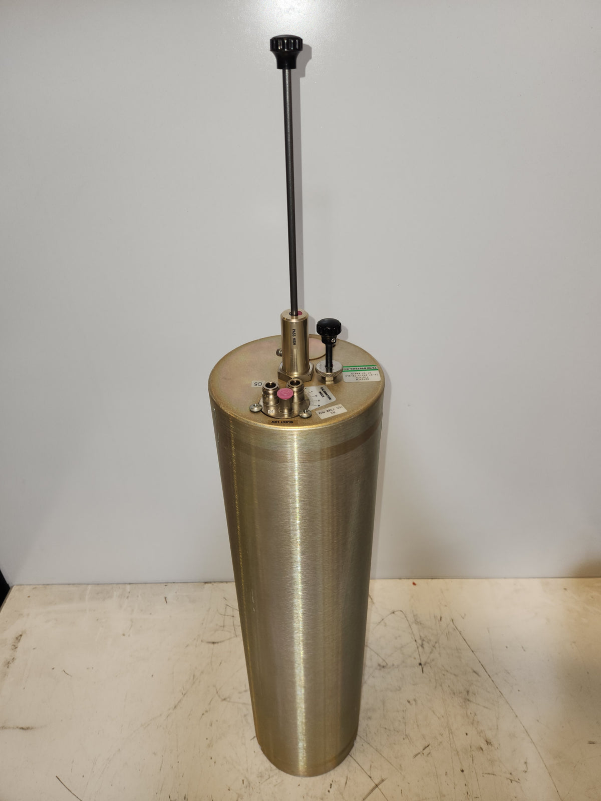 Bird/TxRx 15-37-01 (144-174 MHz) Vari-Notch Cavity