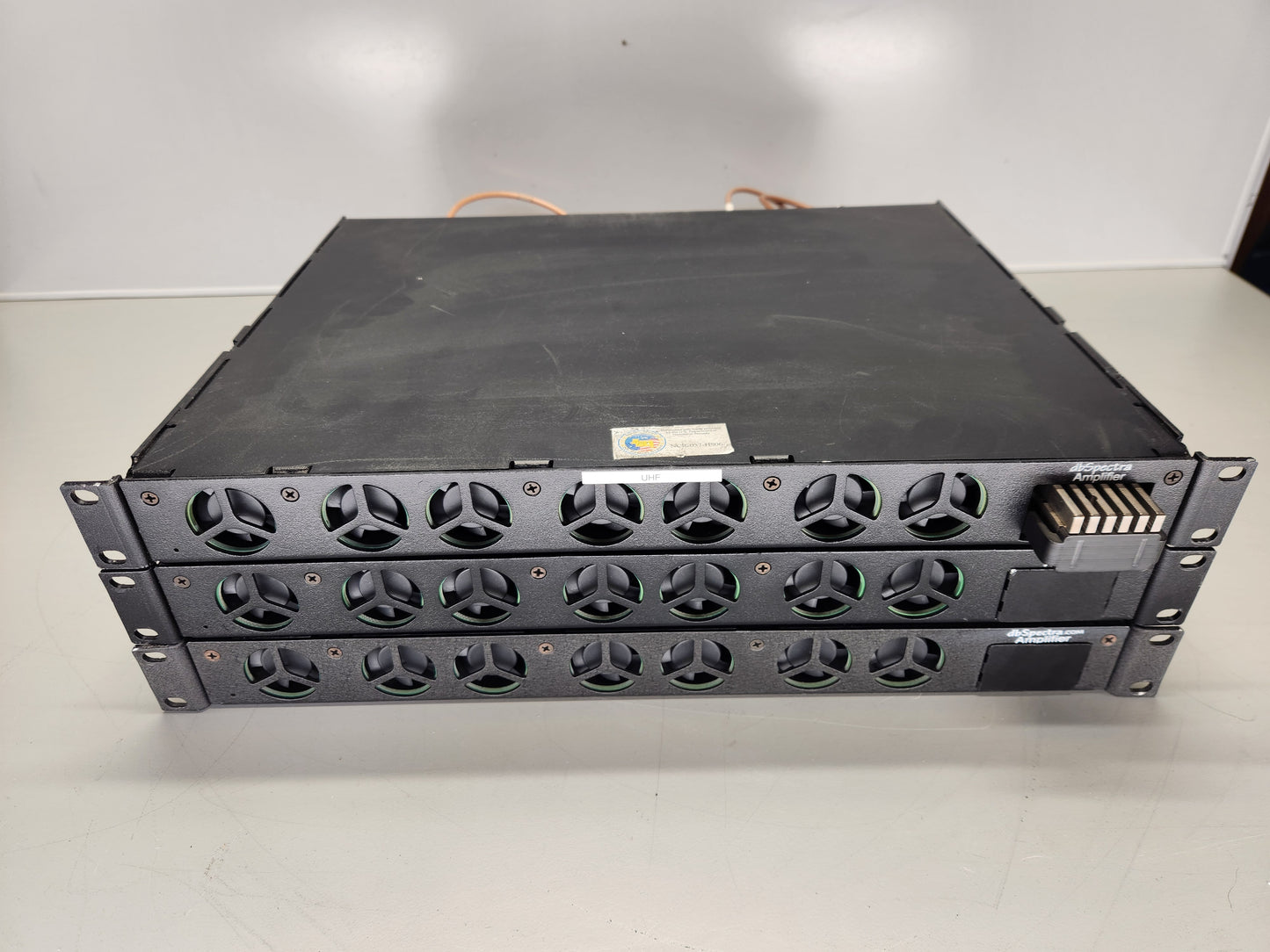 dbSpectra UHF Control Station Combiner HC114S1-08F