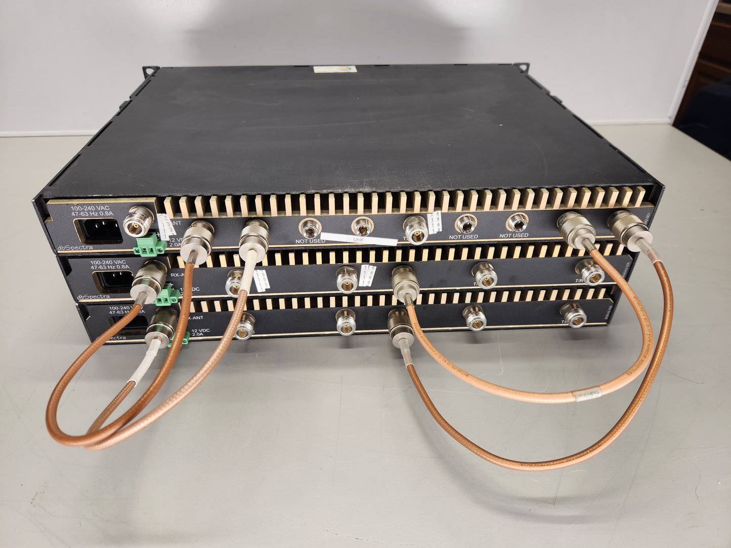 dbSpectra UHF Control Station Combiner HC114S1-08F